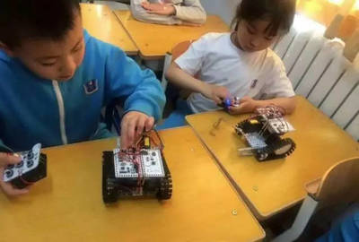 四大門派圍剿樂高，機器人教育江湖上演刀光劍影